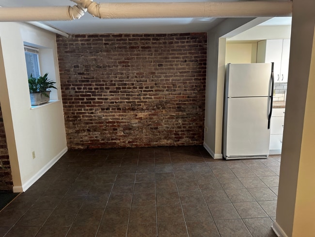Building Photo - 1315 Park Rd NW
