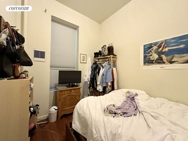Foto del edificio - 306 W 21st St