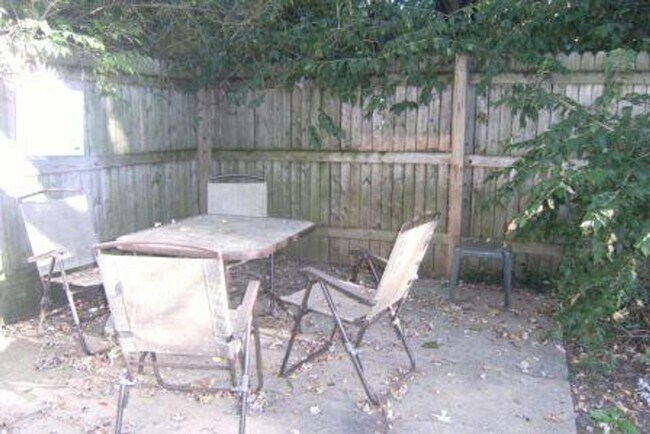 Foto del edificio - 2 bedroom/1 bath - Available 08/01/27