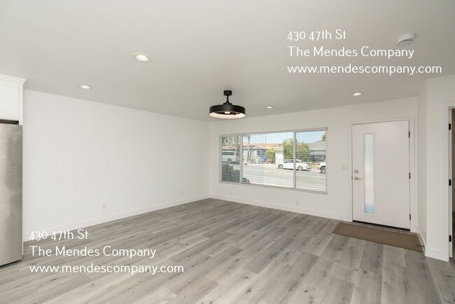 Building Photo - 430 47th St