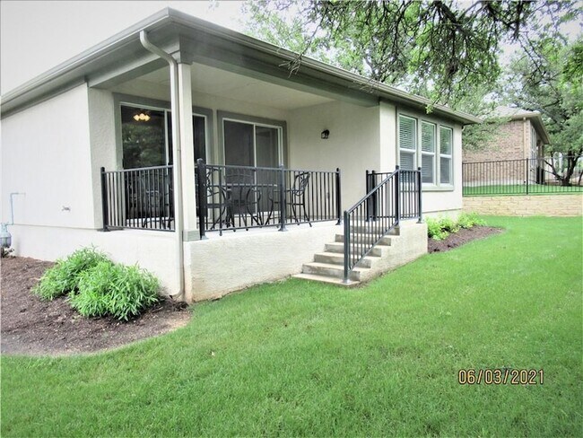 Building Photo - 106 Coyote Trail