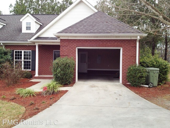 Building Photo - 1117 Golf Club Rd