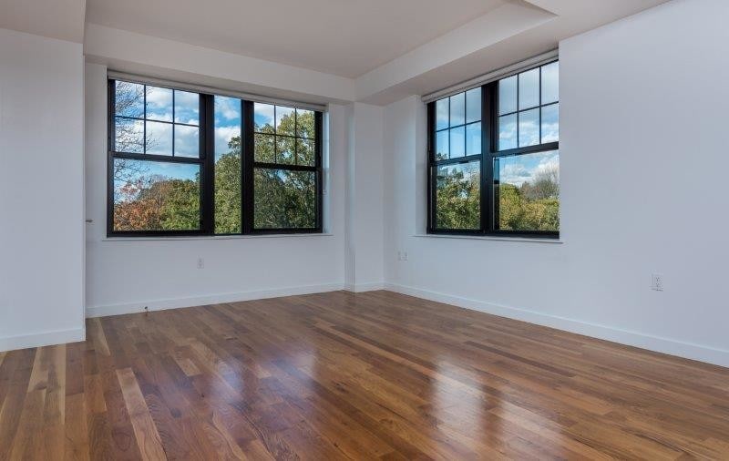 Primary Photo - 123 Parkside Ave