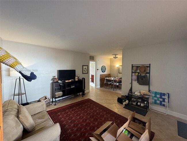 Building Photo - 115 Calabria Ave