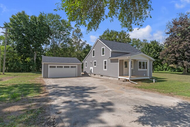 Foto del edificio - 9045 Hillcrest Dr