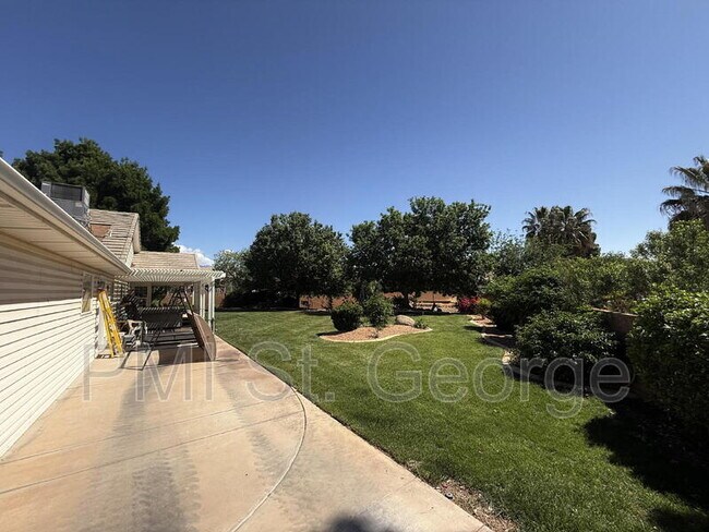 Foto del edificio - 2391 S Sandia Rd