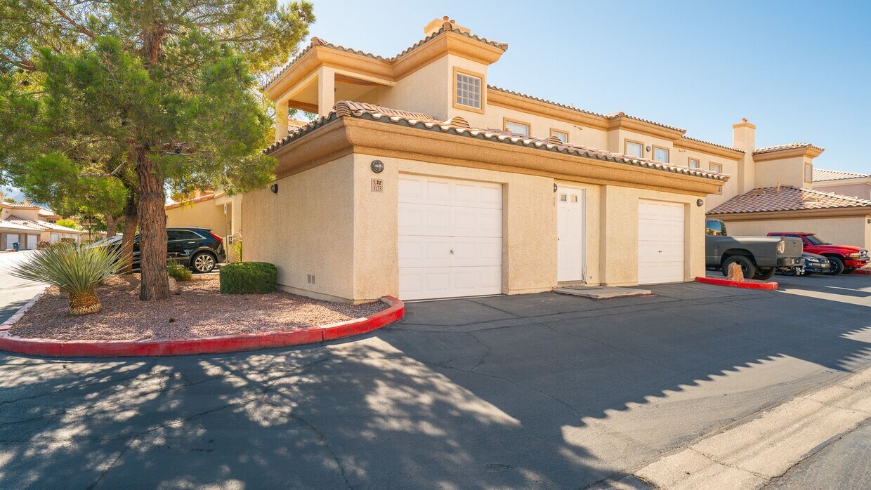 Primary Photo - 2 Bedroom 2 Bath Condo with 1 Car Garage