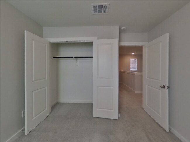 Foto del edificio - 9835 Willow Creek Commerce Dr