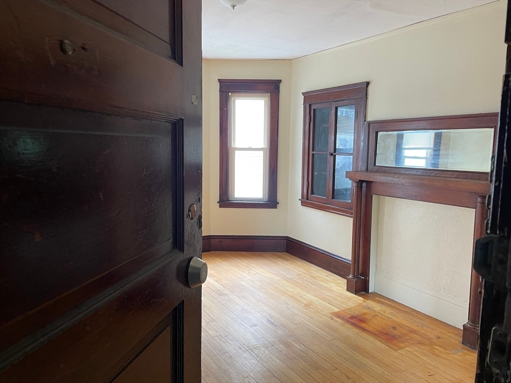 Primary Photo - 10 Agawam St