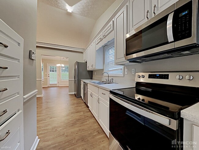 Building Photo - 35 Crooked Creek Dr