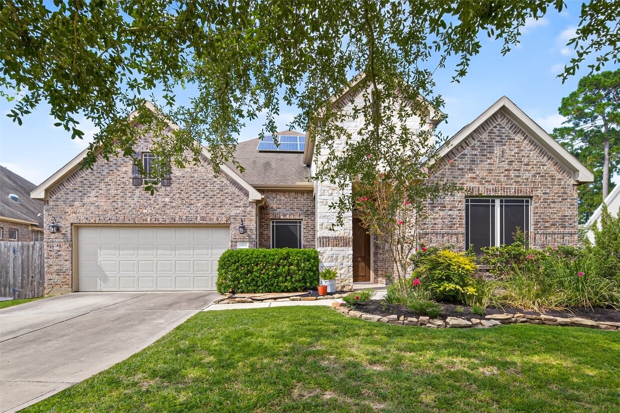 Primary Photo - 15802 Pine Cone Ln