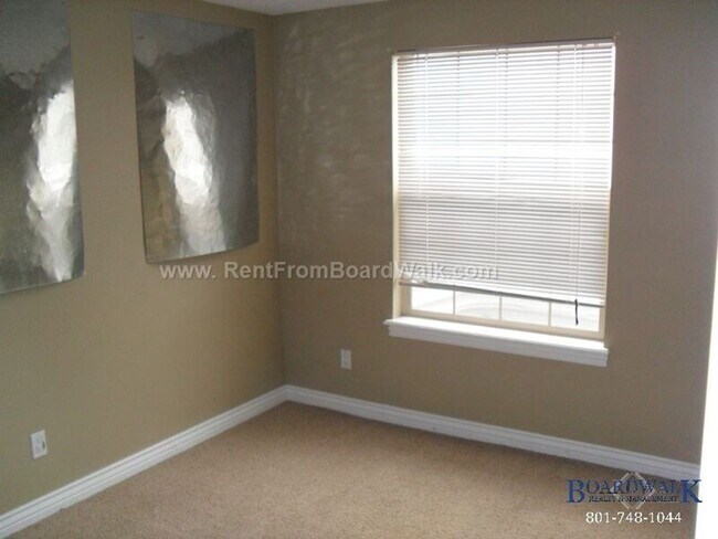 Building Photo - 2264 E 4500 S