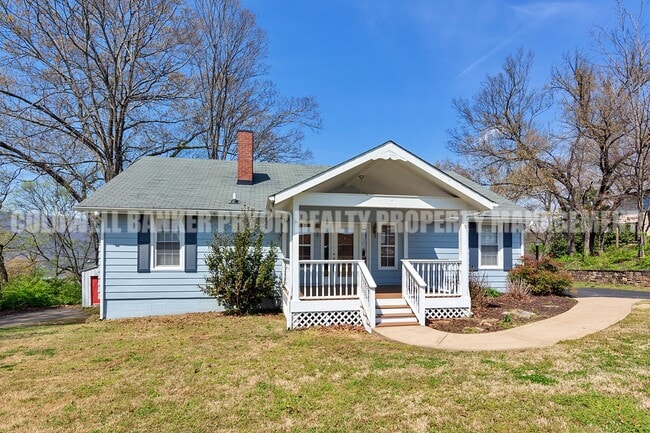 Building Photo - 323 Walsh Rd