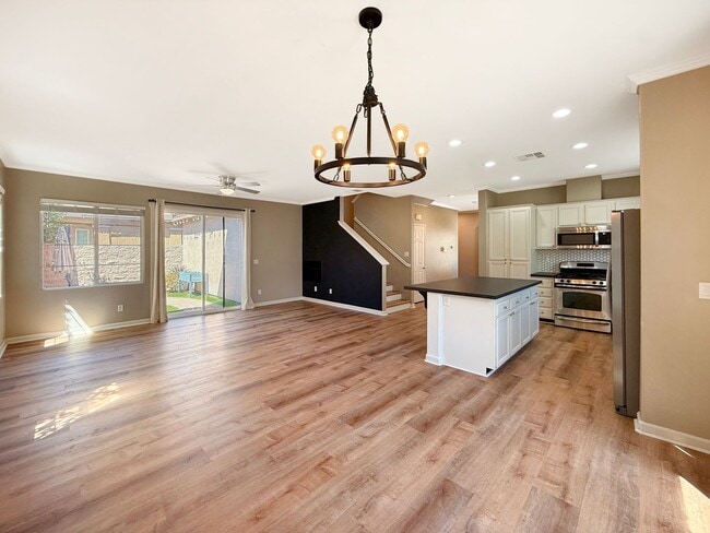 Building Photo - Spacious 4BR/2.5BA Home in Otay Ranch – Av...
