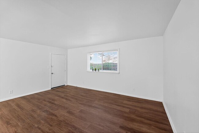 Foto del edificio - 2516 Peachwood Cir NE