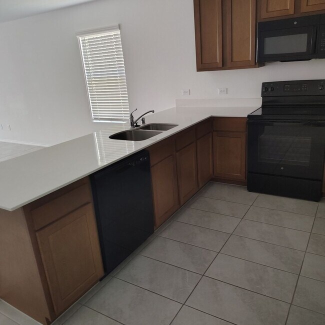 Foto del edificio - 142 Plumcove Dr
