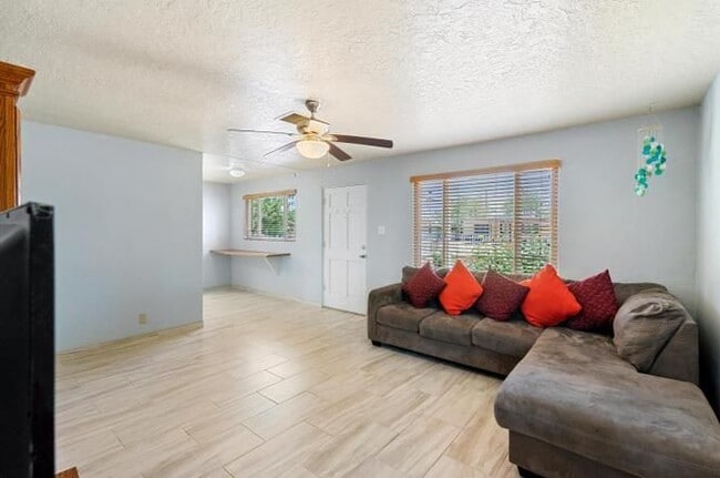 Foto del edificio - 1512 Spence Ave SE