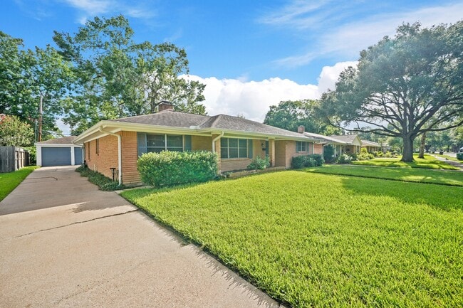Building Photo - 5810 Wigton Dr