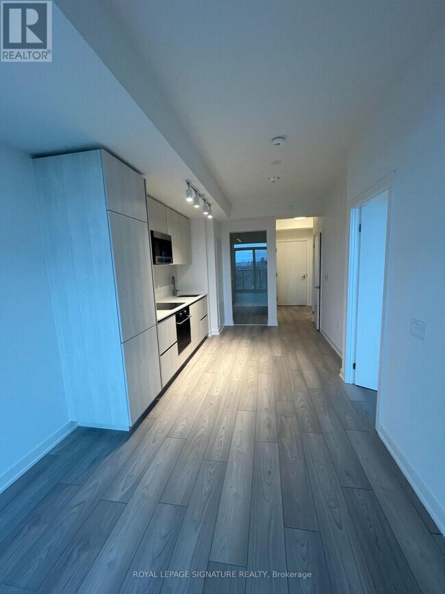 Photo du bâtiment - 110 Broadway Ave