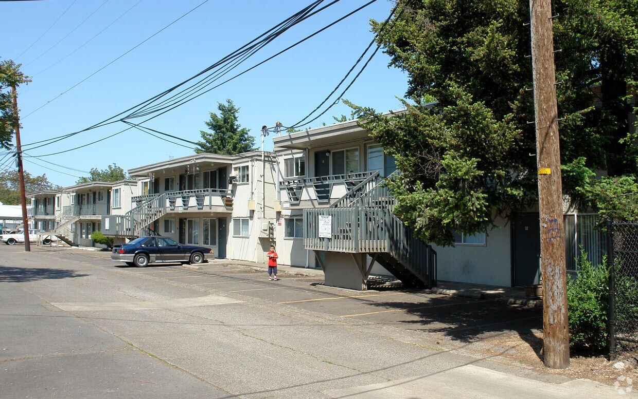 Building Photo - 1000-1055 W 7th Ave