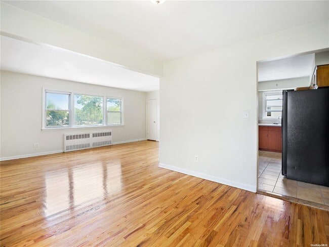 Building Photo - 3926 Clearview Expy