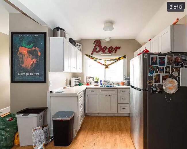 Building Photo - 38 Bacon St