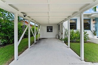 Building Photo - 721 Dobbins St