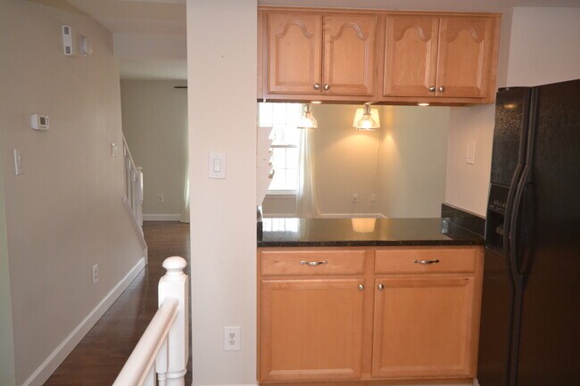 Building Photo - 1537 Woodcrest Dr