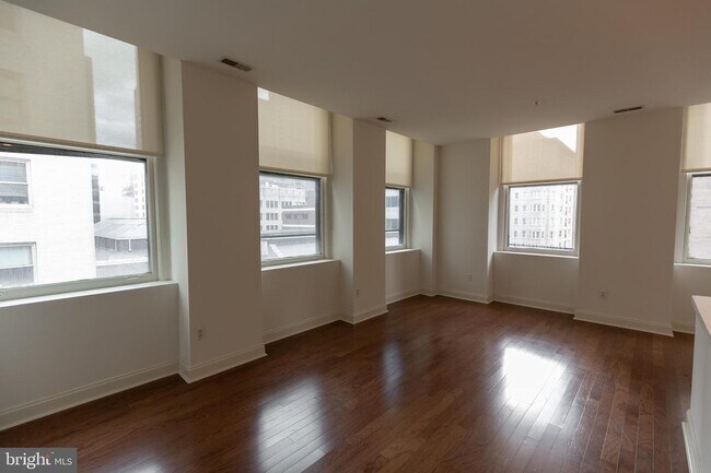 Building Photo - 1600 Walnut St