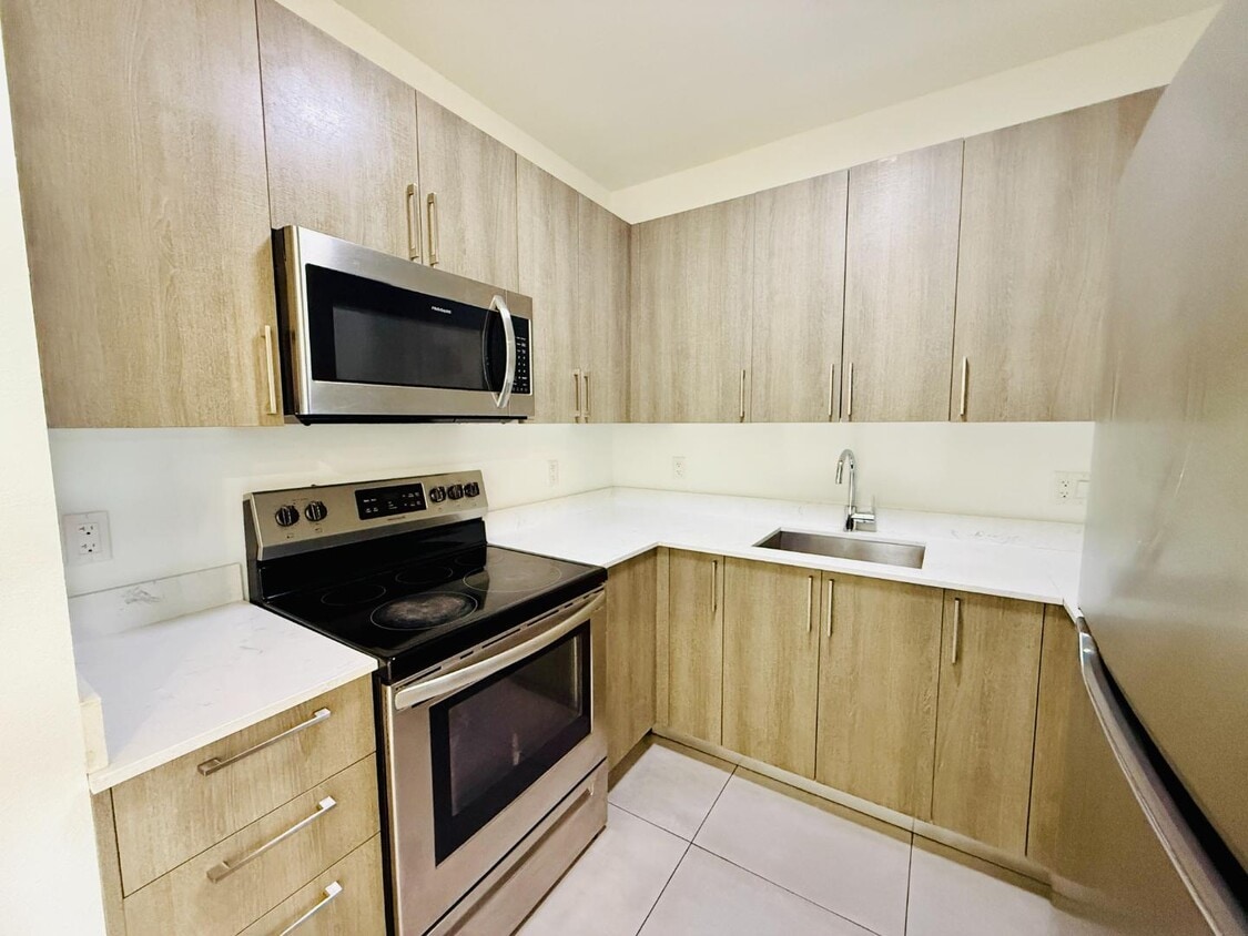 Photo - 1295 W 69 ST - 204
