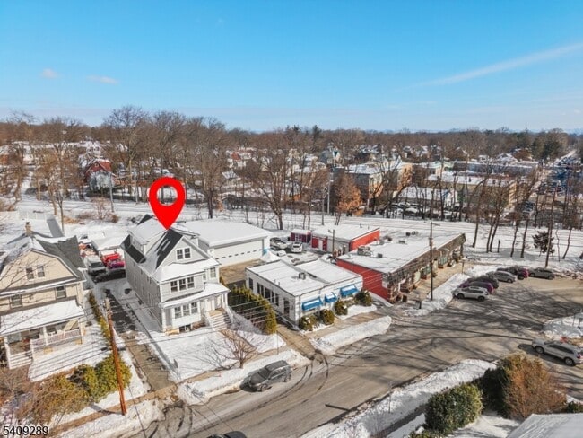 Building Photo - 96 Watchung Ave