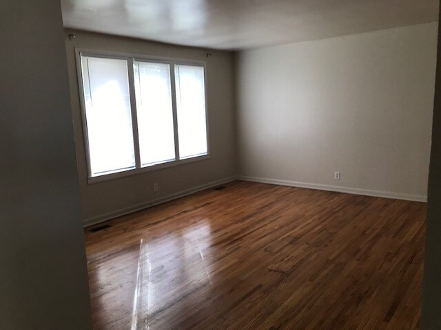 Living room - 3800 Woodward Dr