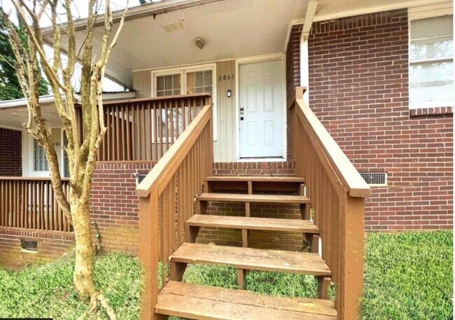 Foto del edificio - 2861 Eastwood Dr