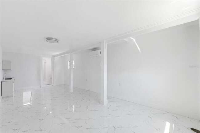 Building Photo - 3673 Rockaway Dr