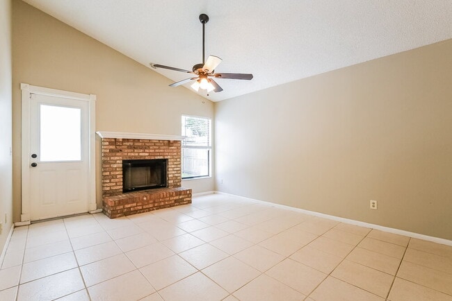 Building Photo - 600 Birgham Pl