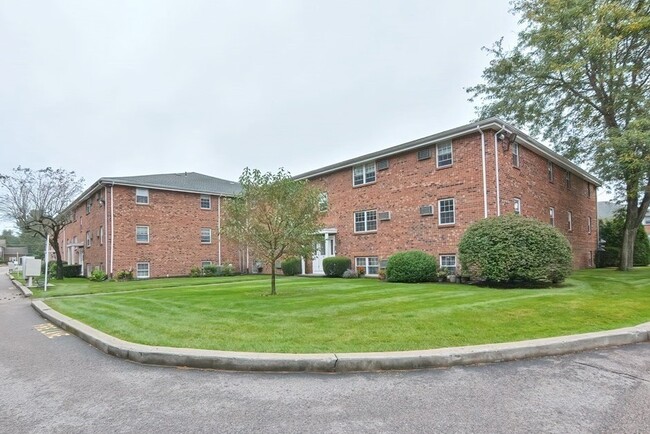 Building Photo - 89 Pleasant St