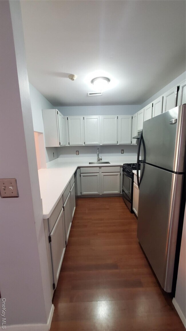 Foto del edificio - 1404 Sara Cir