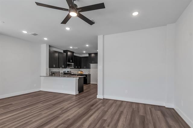 Foto del edificio - 7545 Reis Ln