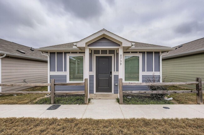 Building Photo - 8739 Cottage Crk Dr