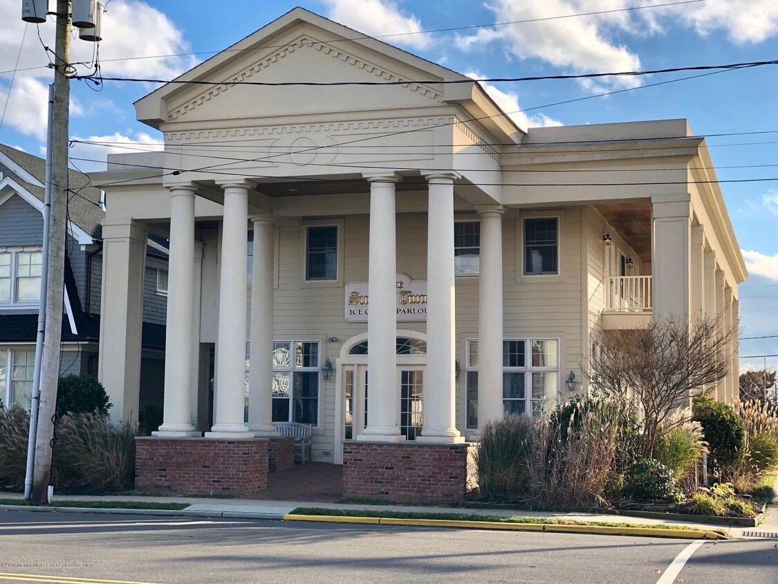 17 Atlantic Ave, Spring Lake, NJ 07762 Condo for Rent in Spring Lake