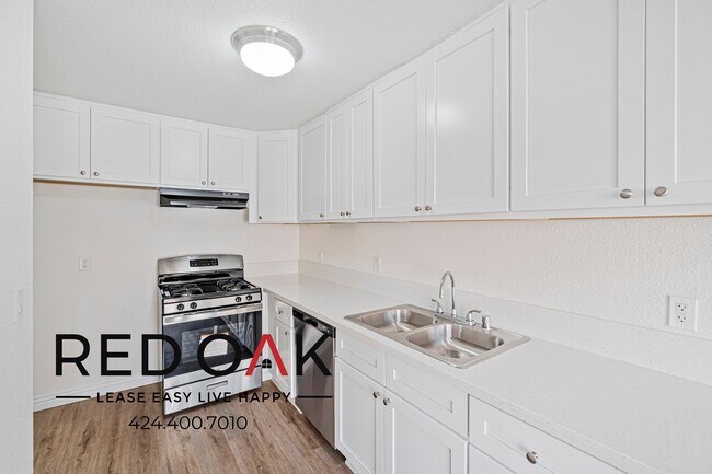 Foto del edificio - Fabulous One Bedroom Featuring a Sunny, Op...