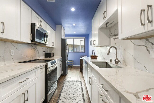 Building Photo - 5310 Raintree Cir