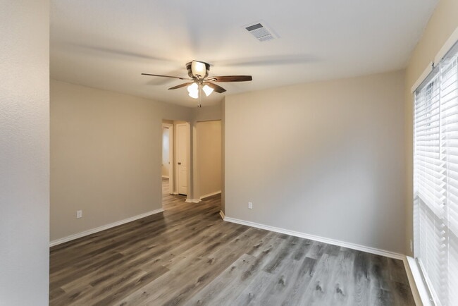 Building Photo - 3016 Casa Bella Dr