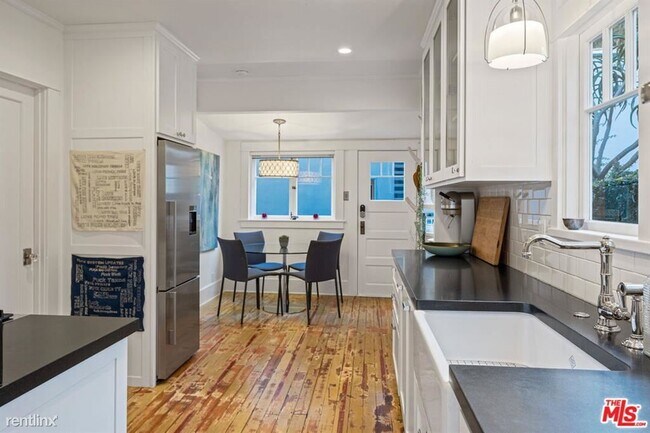 Building Photo - 2 br, 1 bath House - 554 Rialto Ave