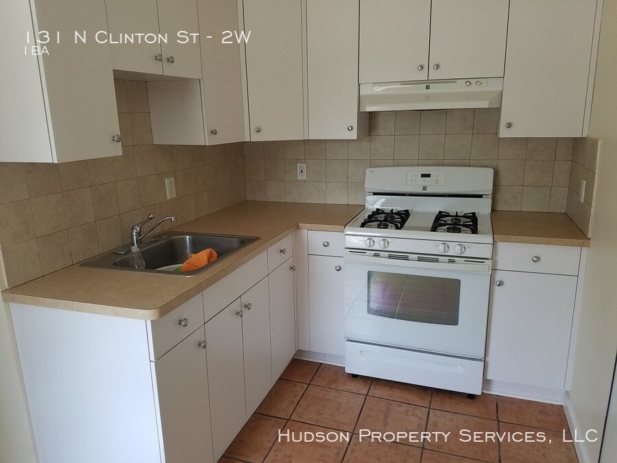 Primary Photo - 131 N Clinton St