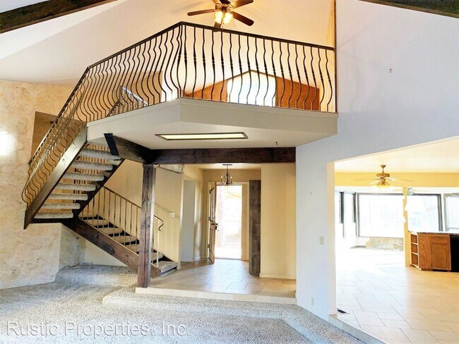 Foto del edificio - 2 br, 2 bath House - 1120 Snowflower Rd.