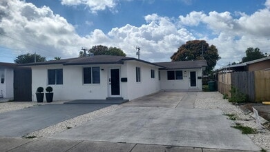 Building Photo - 9228 SW 37th St