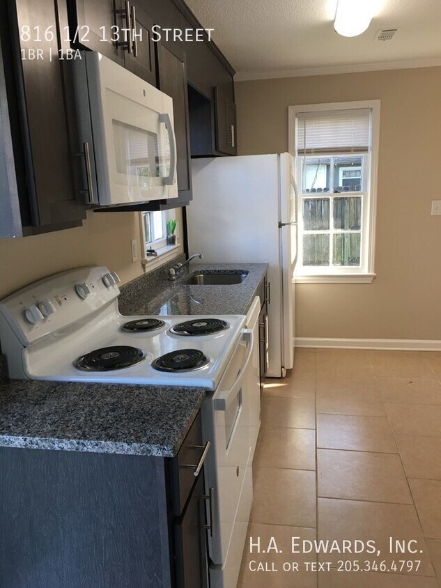 Foto principal - 816 1/2 13th Street-