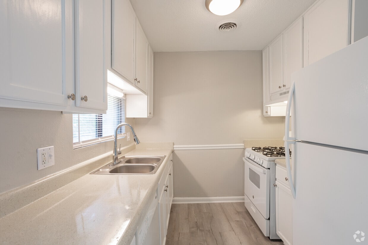 Foto principal - Beautiful setting for your newly renovated...