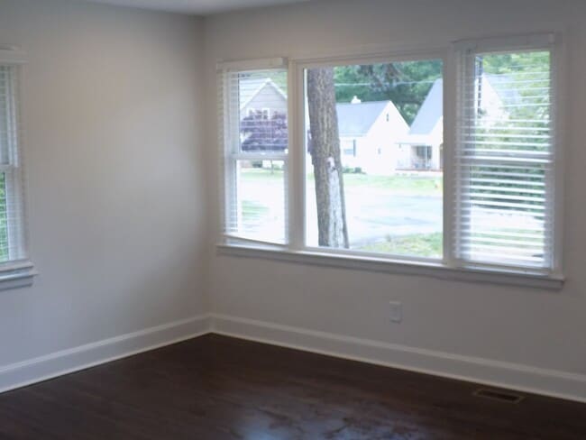 Photo - Charming Two Bedroom Duplex in Commonwealth Park! House